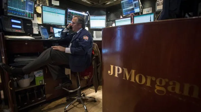 J.P. Morgan les abre la puerta a las criptomonedas: ahora acepta ETFs de Bitcoin como garantía para préstamos