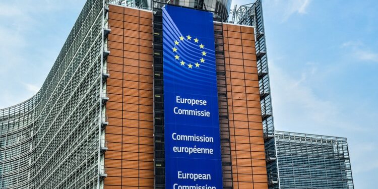 Queda en el limbo normativa europea para stablecoins por presiones políticas